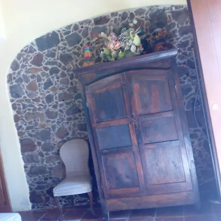 Domus Maria בית הארחה *