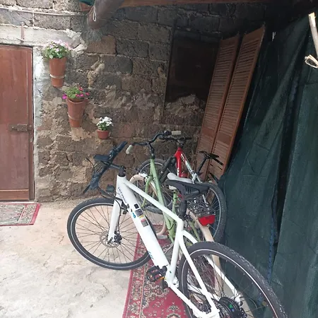 Domus Maria בית הארחה Milis