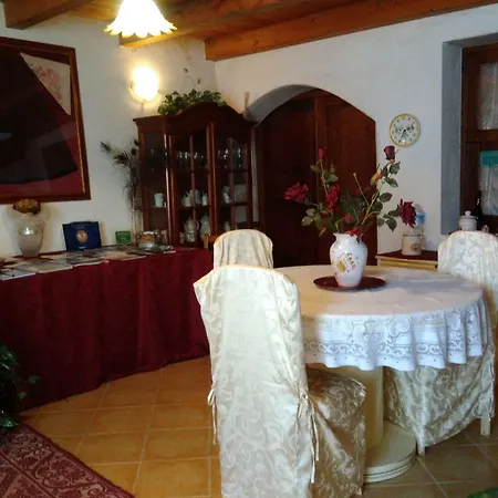 Domus Maria 게스트하우스 Milis